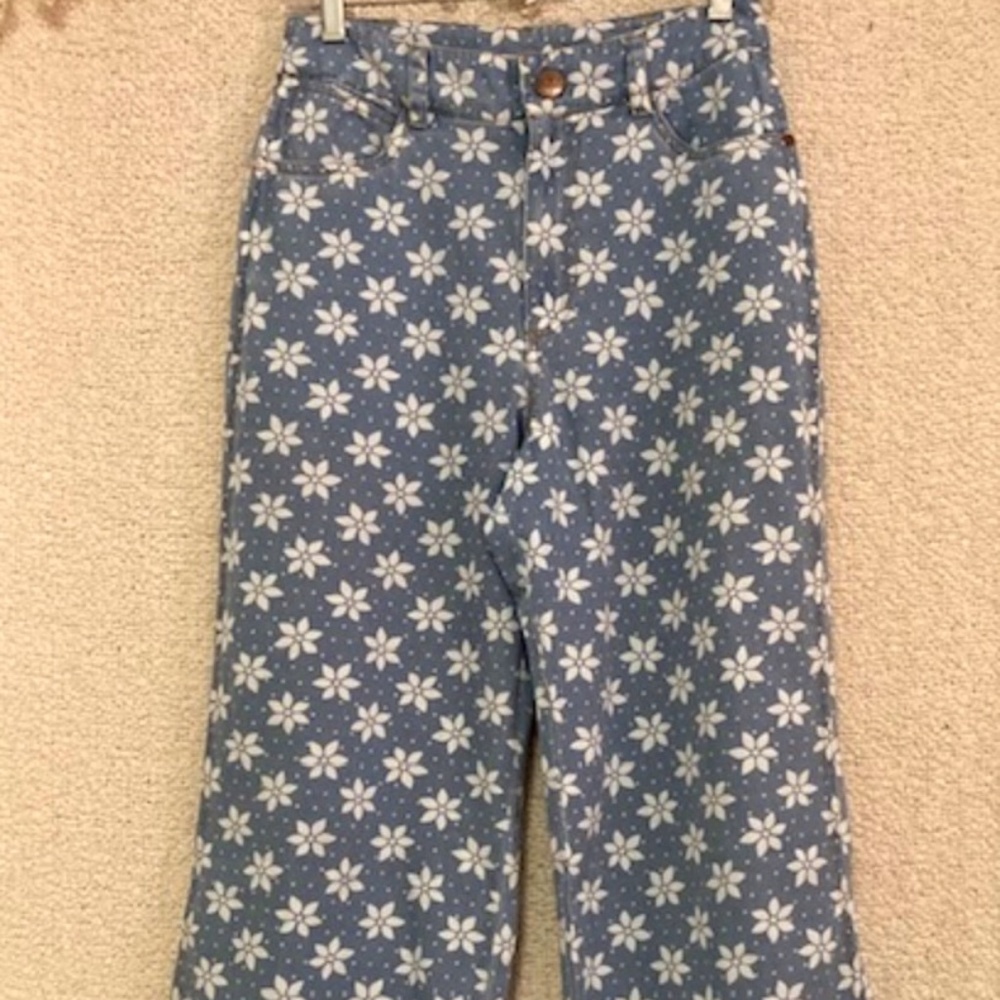 Billabong Wrangler size 28 wide leg daisy print jean